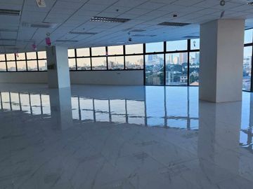 Whole Floor PEZA Office for Lease in Shaw Blvd Mandaluyong | 1,010sqm | ₱650/sqm | VRF AC | Prime CBD