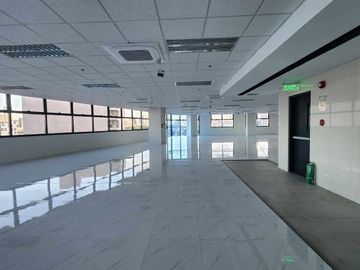 Whole Floor PEZA Office for Lease in Shaw Blvd Mandaluyong | 1,010sqm | ₱650/sqm | VRF AC | Prime CBD