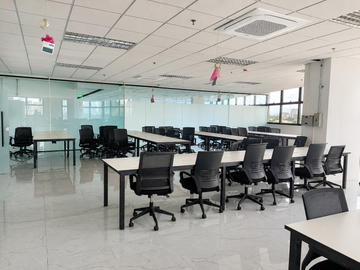 Fully Furnished PEZA Office Space for Lease in Shaw Blvd Mandaluyong | 2,020sqm | ₱650/sqm | BPO-Ready | VRF AC