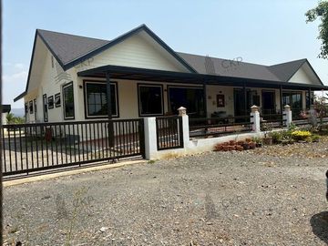 For sale Land with buildings currently operating as a football field and restaurant, located on Chiang Mai-Phrao Road. | No. 93332