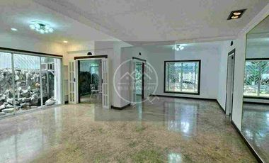 6 bedroom house in Valle Verde 1