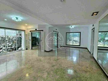 6 bedroom house in Valle Verde 1