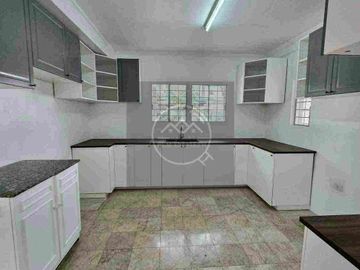 6 bedroom house in Valle Verde 1