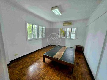 6 bedroom house in Valle Verde 1