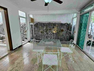 6 bedroom house in Valle Verde 1