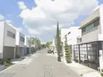CASA EN CUMBREA ELITE 8O SECTOR, MONTERREY, NUEVO LEON. REMATE ADJUDICADO