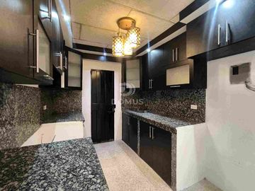 CASA EN VENTA SAMANES 6