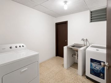 Venta de Amplio Departamento con Vista Panorámica en Av 9 de Octubre