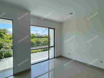 Rumah Minimalis Depan Taman Siap Huni di PIK 2