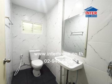 Two-story detached house, 52.2 sq.wah, Lert Ubon Village, Phaholyothin 52, Soi Phaholyothin 52, Intersection 45, Phaholyothin Road, Thep Rak Road, Phl