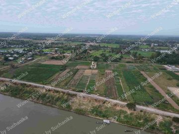 Land for sale next to the Mekong River, Tha Kho Subdistrict, Mueang District, Nakhon Phanom Province. Near the landmark area, beautiful view, seeing the Lao side, area 2 rai 21 sq wah