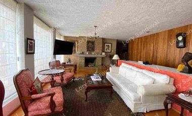 GRAN CASA EN VENTA CON JARDÍN EN LOMAS DE REFORMA