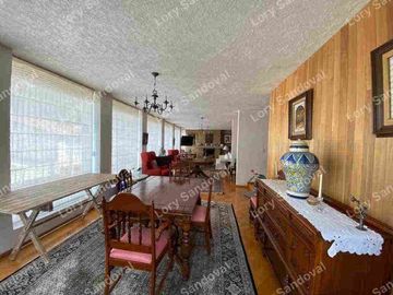 GRAN CASA EN VENTA CON JARDÍN EN LOMAS DE REFORMA
