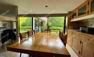 GRAN CASA EN VENTA CON JARDÍN EN LOMAS DE REFORMA
