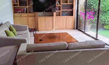 GRAN CASA EN VENTA CON JARDÍN EN LOMAS DE REFORMA