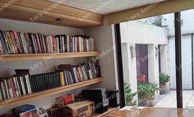 GRAN CASA EN VENTA CON JARDÍN EN LOMAS DE REFORMA