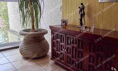 GRAN CASA EN VENTA CON JARDÍN EN LOMAS DE REFORMA