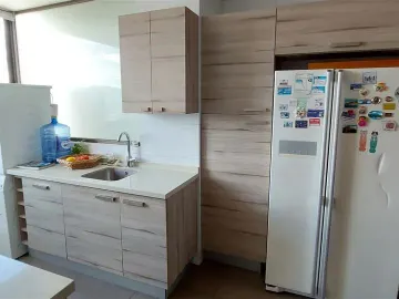 SE VENDE GRAN DEPARTAMENTO DE 263 M2 CONSTRUIDOS 3 D. EN SUITE MAS  ERVICIOS,3 ESTACIONAMIENTOS UF 20.000