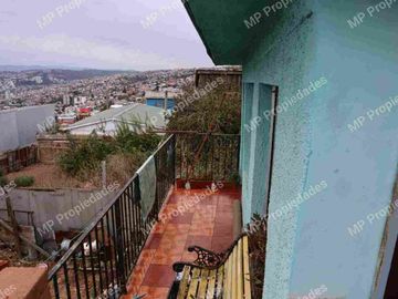 Se vende casa cerro cárcel tremenda inversión vista al mar