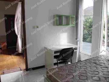 Dijual Cepat Rumah Kost Aktif  47 Kamar Tidur Jl Cengkeh dekat Kampus UB Kota Malang