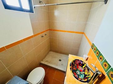 VENDO CASA AMUEBLADA EN ALVARADO