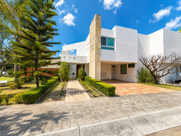 Hermosa casa en venta, Residencial Quetzalcóatl – ubicación privilegiada junto a la Recta a Cholula