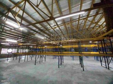 Warehouse near EDSA Mandaluyong For Rent