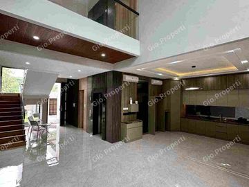 RUMAH CITRALAND 3 Lantai PRIVATE Lift Dekat Fresh Market