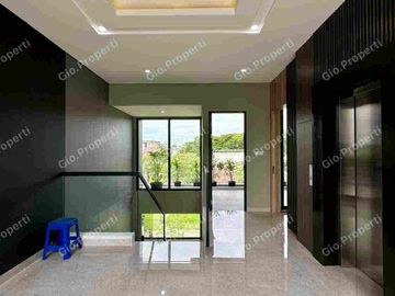 RUMAH CITRALAND 3 Lantai PRIVATE Lift Dekat Fresh Market
