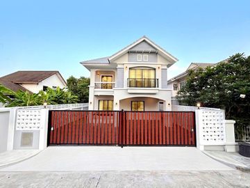 บ้านเดี่ยวหลังใหญ่ แต่งใหม่พร้อมอยู่ หมู่บ้านทิพธนา เพชรเกษม 55 บางแค ( ใกล้ MRT หลักสอง และเดอะมอล์บางแค )