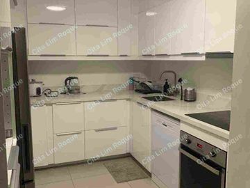 For Lease, 2-bedrooms with balcony