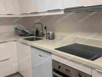 For Lease, 2-bedrooms with balcony