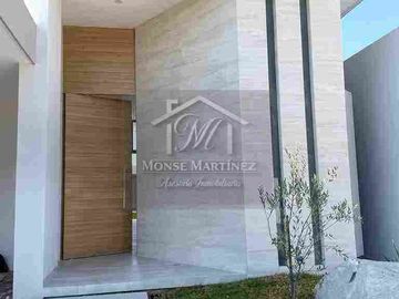 RESIDENCIA EN VENTA EN LA CAMPIÑA DEL BOSQUE