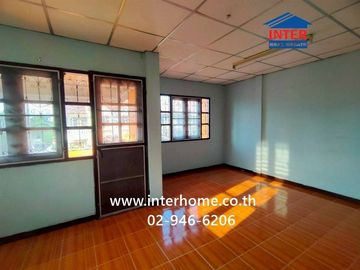 Two-story townhome, 33.8 sq.wah, Poonlap Village, Workpoint Soi, Pracha Uthit Road, Mueang Pathum Thani, Pathum Thani.