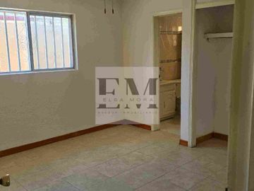 AMPLIA CASA EN RENTA