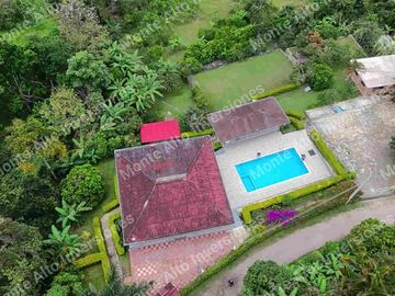 VENTA SAN ANTONIO DEL TEQUENDAMA - Finca con 8 habitaciones, piscina y zonas de eventos, lista para generar ingresos EN LA UNIÓN