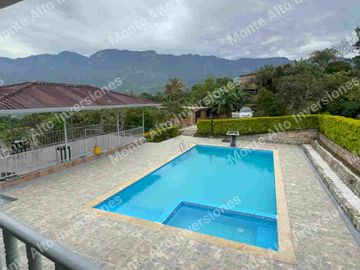 VENTA SAN ANTONIO DEL TEQUENDAMA - Finca con 8 habitaciones, piscina y zonas de eventos, lista para generar ingresos EN LA UNIÓN