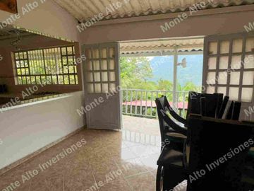 VENTA SAN ANTONIO DEL TEQUENDAMA - Finca con 8 habitaciones, piscina y zonas de eventos, lista para generar ingresos EN LA UNIÓN