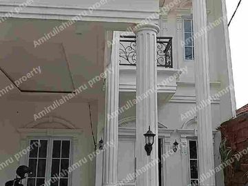 Di jual cepat Rumah classic eropa 2 Lantai | Dalam cluster cibubur plaza.