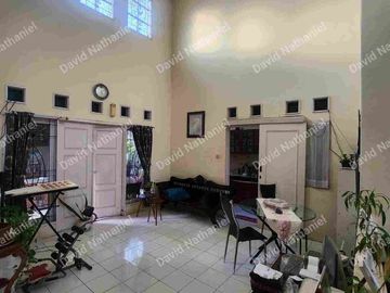 WAJIB LIHAT! RUMAH ADEM DI TELAGA KAHURIPAN BOGOR - ADA GAZEBO SANTAI