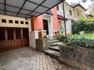 Rumah Asri Dalam Komplek Di Cirendeu Strategis ke MRT
