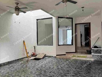 CASA EN VENTA 3 recámaras todas con baño,cochera doble en fraccionamiento a 10  min del Tec. Anáhuac, Ibero, Angelopolis