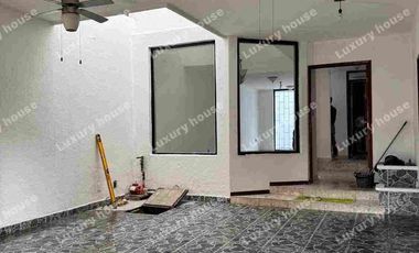 CASA EN VENTA 3 recámaras todas con baño,cochera doble en fraccionamiento a 10  min del Tec. Anáhuac, Ibero, Angelopolis