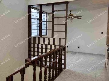 CASA EN VENTA 3 recámaras todas con baño,cochera doble en fraccionamiento a 10  min del Tec. Anáhuac, Ibero, Angelopolis
