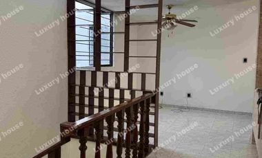 CASA EN VENTA 3 recámaras todas con baño,cochera doble en fraccionamiento a 10  min del Tec. Anáhuac, Ibero, Angelopolis