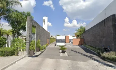 CASA EN CERRADA PUNTA ARENAS 155, JURIQUILLA, QUERETARO. REMATE ADJUDICADO