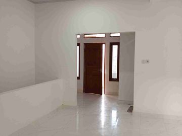 Rumah 2 Lantai Full Renov Siap Huni Hrg 750Jt Di Kranggan Permai Cibubur
