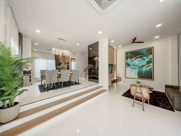 Spacious 4-Bedroom Family Home near Ao Nang Attractions