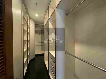 Venta o Renta de Departamento Amoblado, Sector República del Salvador, Quito, Ecuador