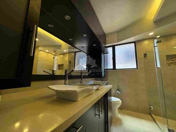 Venta o Renta de Departamento Amoblado, Sector República del Salvador, Quito, Ecuador